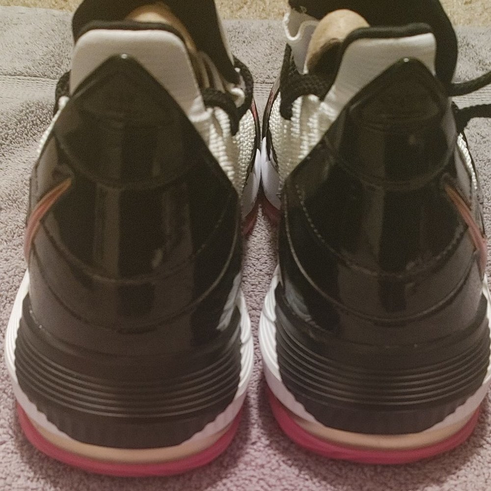 Lebron 16 'Remix'